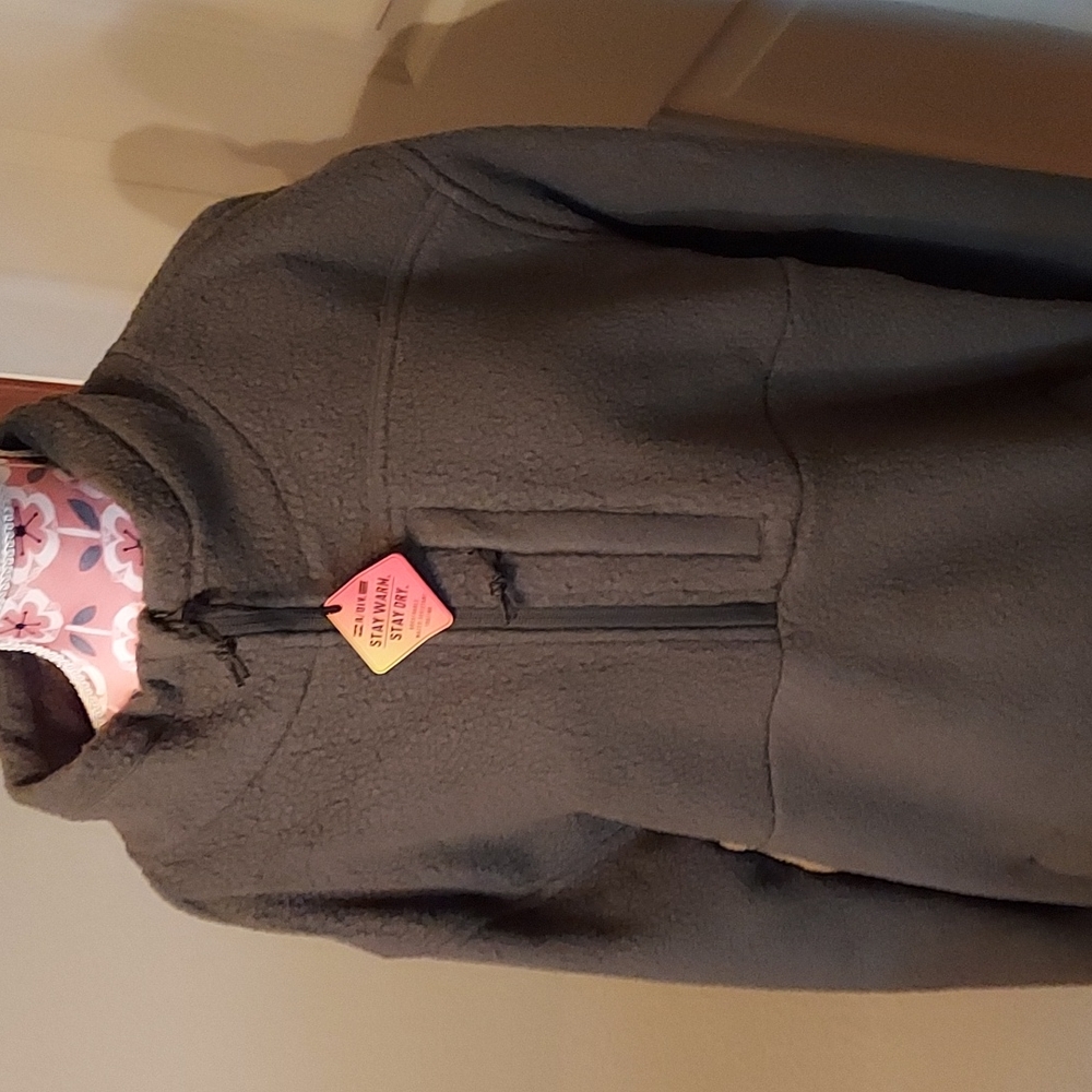 Billabong half zip fleece..size L Adventure division.